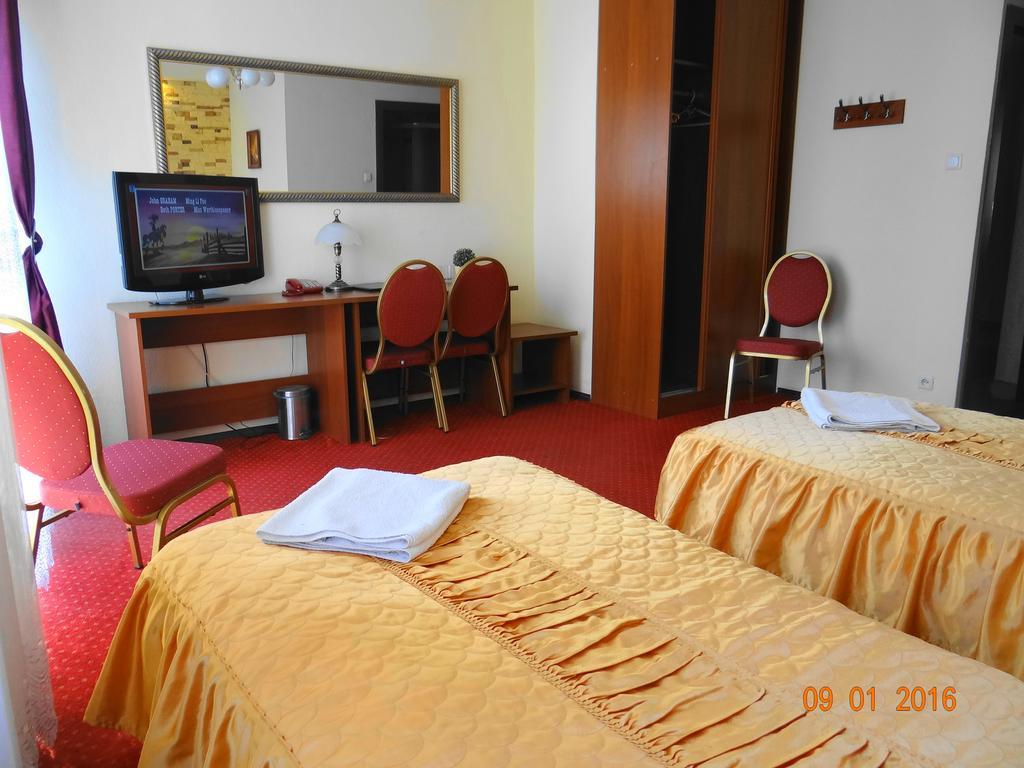Hotel Sekwana Ζεστοκόβα Εξωτερικό φωτογραφία